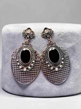 Black and Silver vintage style Filigree Earrings. NWOT